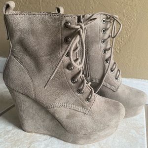 Shi by Journeys wedge boots size 6M